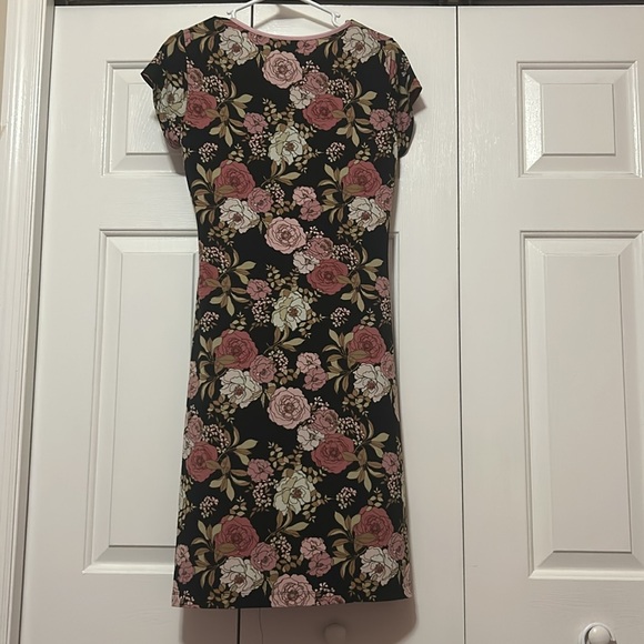 Floral Pattern dress - Picture 3 of 4